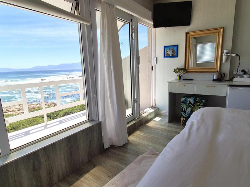 7 Bedroom Property for Sale in De Kelders Western Cape